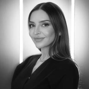 Dr. Adina Popescu